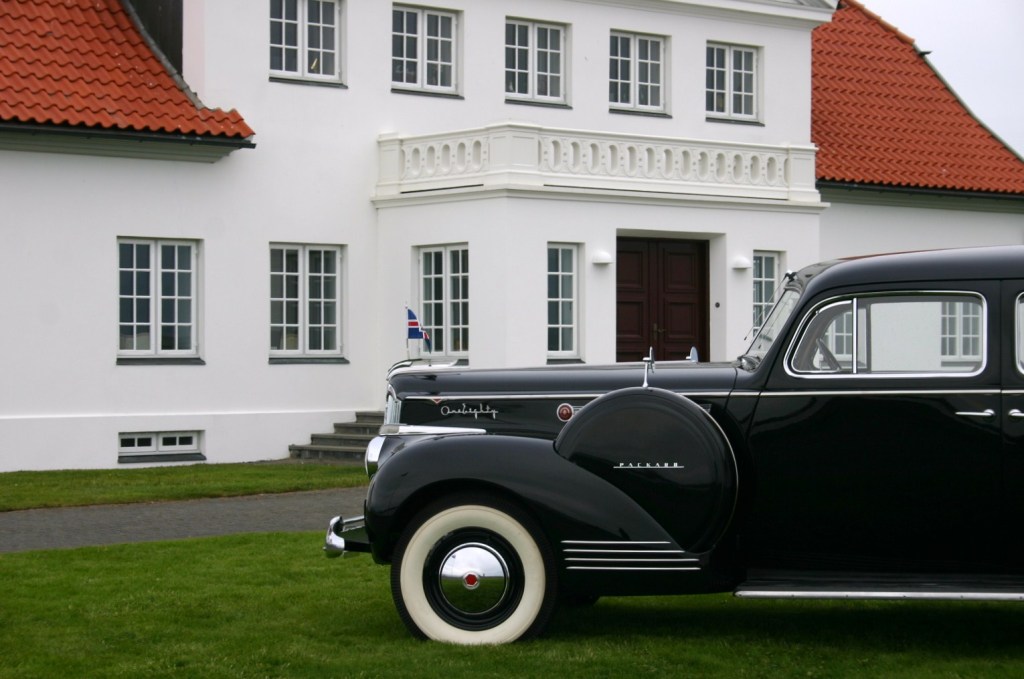 This image has an empty alt attribute; its file name is bessastadir-034.jpg